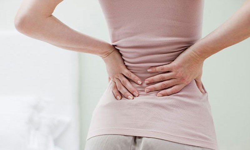 Tại sao nằm nệm lò xo bị đau lưng?